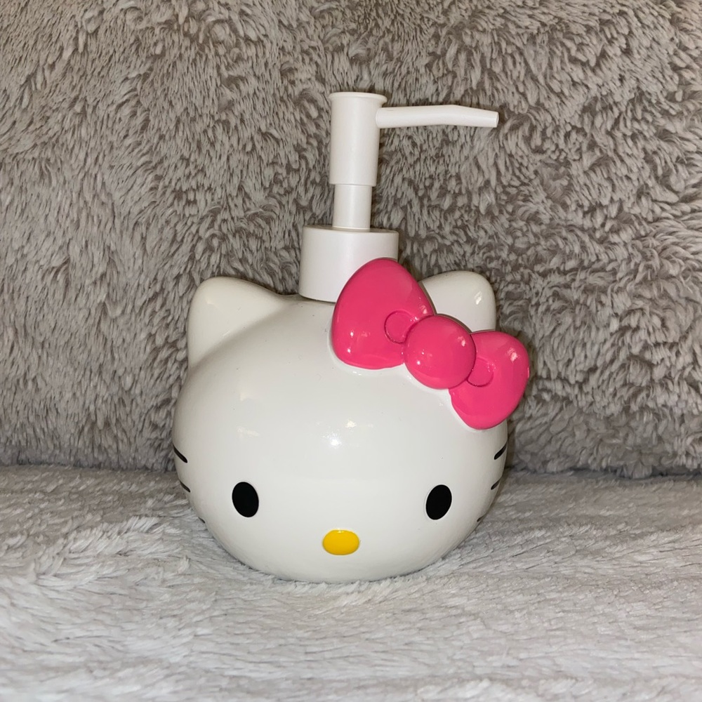 NEW! Hello Kitty Soap Dispenser
